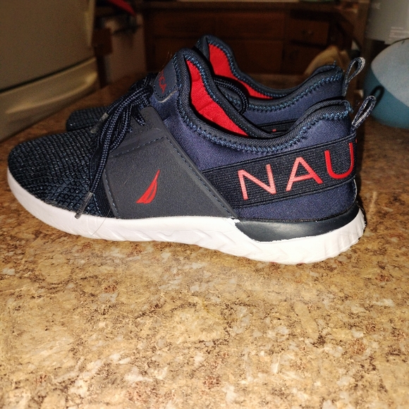 NAUTICA navy blue gym shoe size 3 - Picture 3 of 8